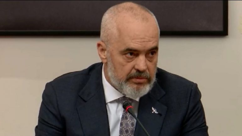 “Bjeri grekut!”/ Rama u përgjigjet kritikave për situatën në Kakavijë