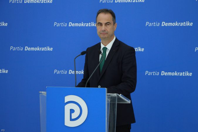 Ç’do ndodhë me nxënësit? PD: Rama të ndërpresë plazhin, të bëhet urgjent publike strategjia për shkollat!