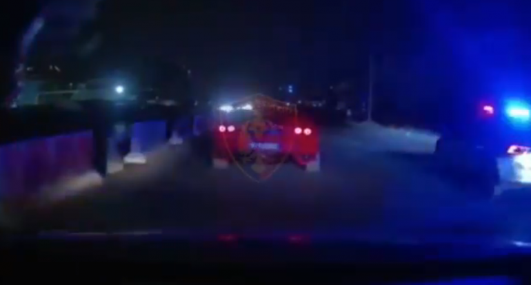 Kontrolle me radar/ Bllokohet “Ferrari” me targa të një automjeti tjetër, ndëshkohen disa drejtues për shpejtësi (VIDEO)