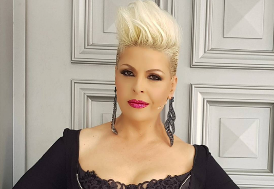 “Ngela në mes te detit, njoftuan policinë”, Aurela Gaçe tregon historinë që i ka ndodhur në Ksamil