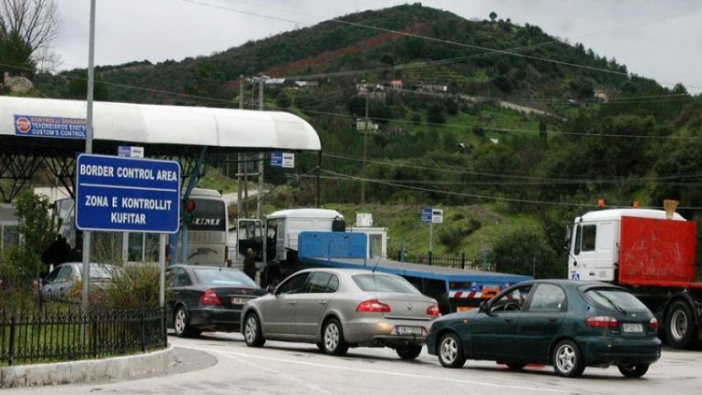 Rregullat dhe oraret e reja për kalimet në Greqi, policia jep detaje