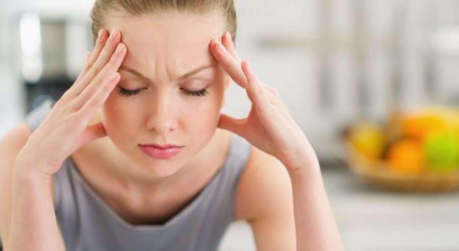 Nëse ankoheni vazhdimisht, dëmtoni trurin! Si të shpëtoni nga ky zakon…