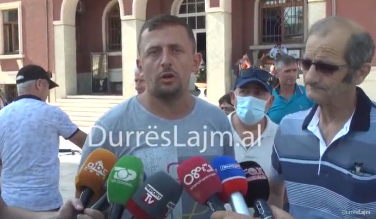Vazhdojnë protestat nga durrsakët për dëmet e tërmetit, peticione e ankesa drejtuar autoriteteve (VIDEO)