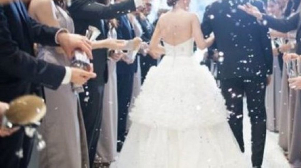 Dasmë në lokal, menaxherja 25 vjeçe i mbyll derën policisë për t’i shpëtuar gjobës por e pëson sërish…