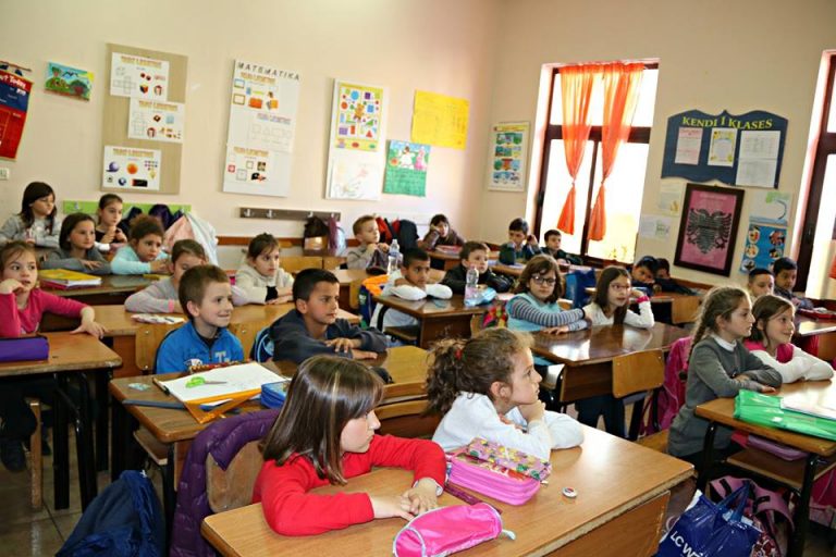 Plani i Ministrisë së Arsimit, mësimi deri në 4 turne, orët 30 minuta