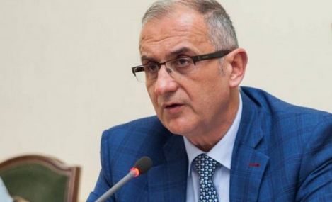 Kufiri detar me Greqinë/ “Mos u përdridh tradhtar pa atdhe”, Vasili ka 11 pyetje për Ramën