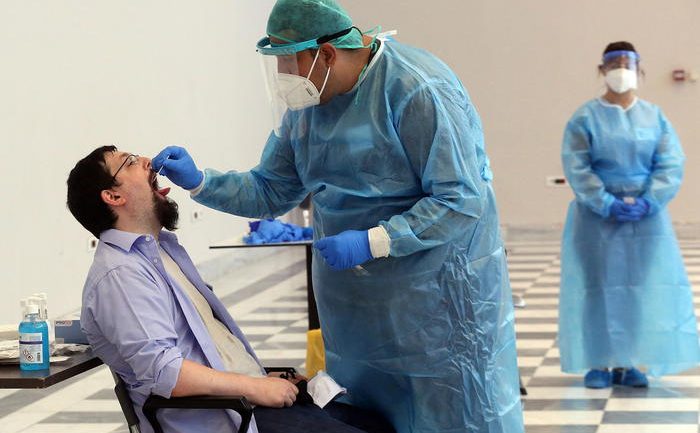 Koronavirusi, Greqia hyn në valën e dytë të pandemisë