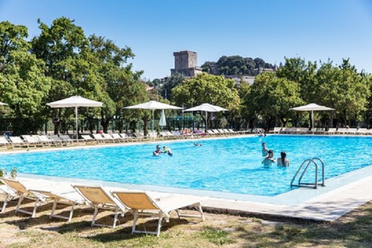 40-vjeçari shqiptar në Itali hyn në pishinë dhe humb jetën