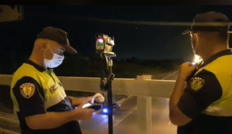 Pushuesit kthehen nga plazhet, Policia: Në disa akse fluksi është autokolonë