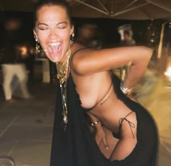 Rita Ora “djeg” Instagramin! (FOTO)