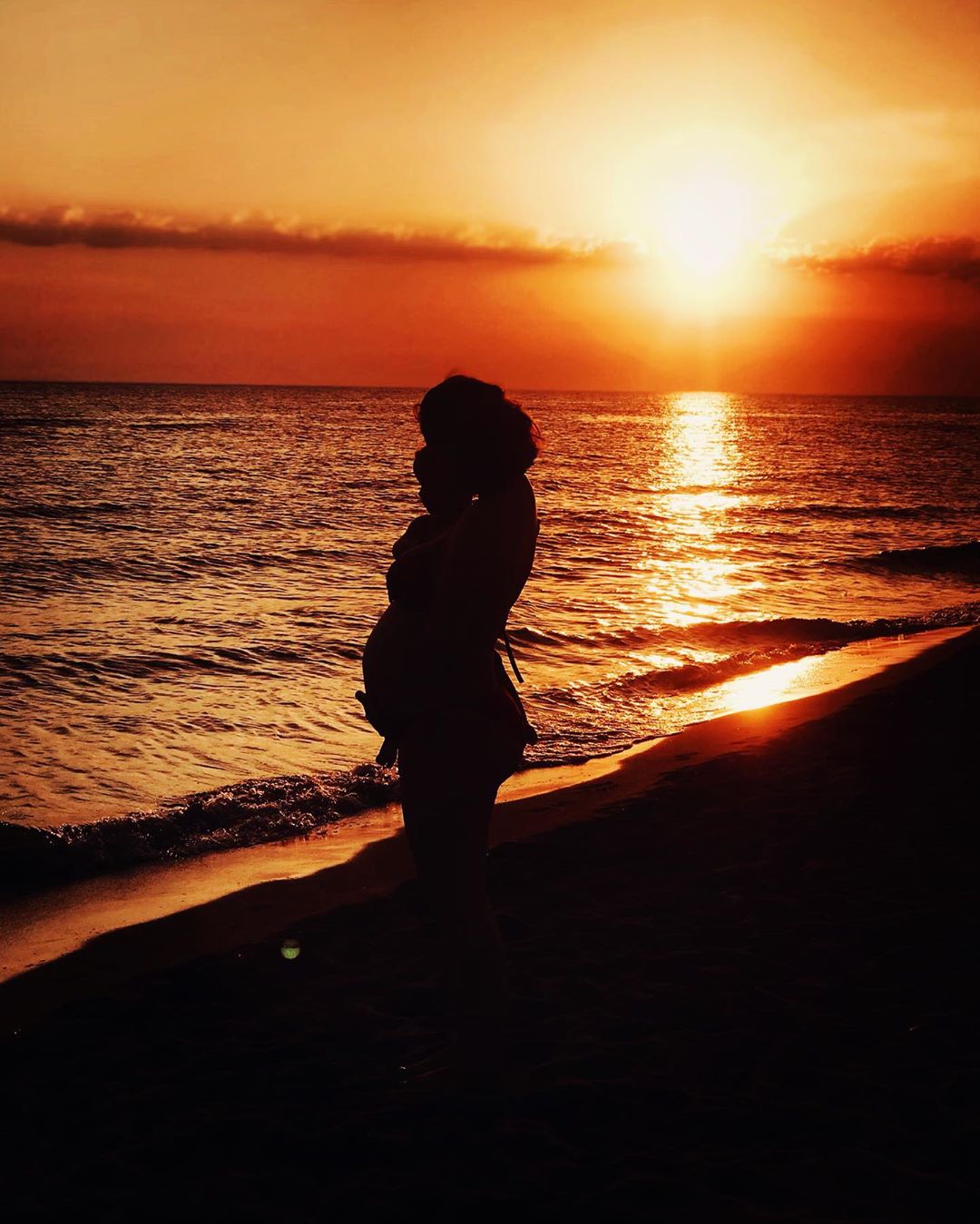 U bë nënë 1 vit më parë, këngëtarja shqiptare sërish në pritje të ëmbël