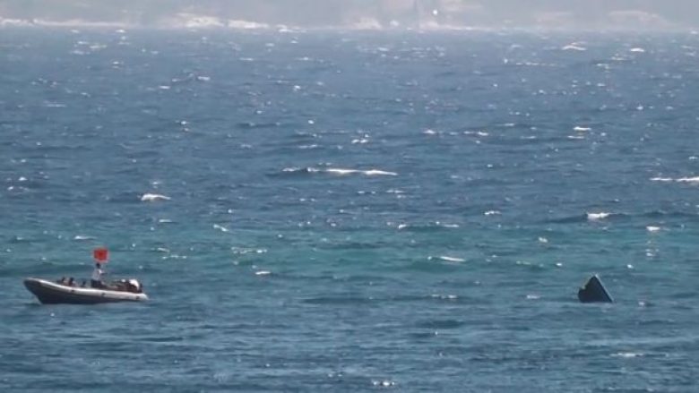 3 të rinj i zë stuhia në det, shpëtohen nga rojet bregdetare