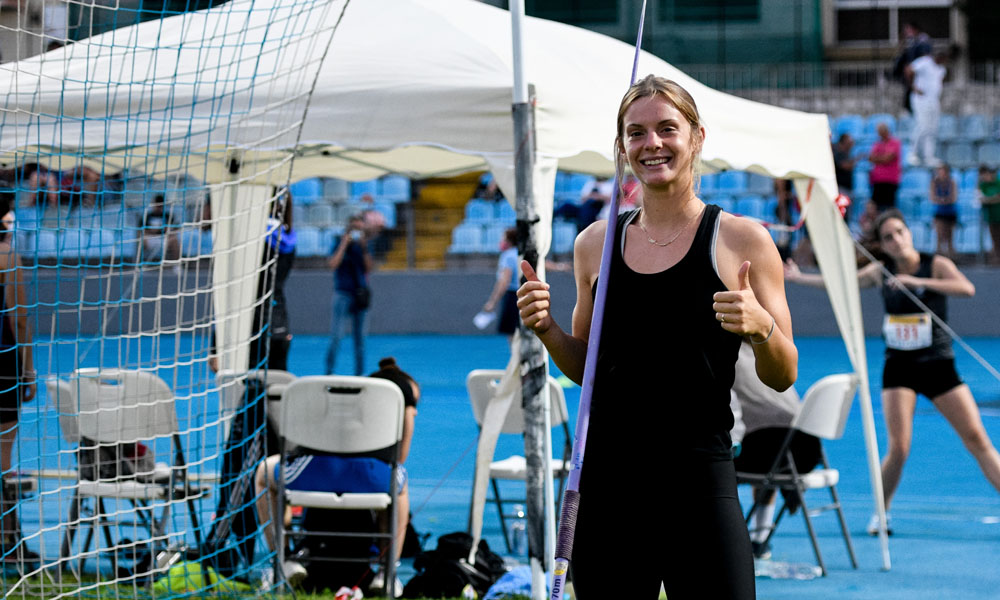 Shqiptarja vendos rekord botëror në hedhje shtize për Greqinë: Nuk dua që mamaja ime të pastrojë më shtëpi