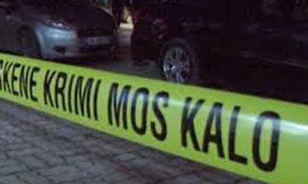 Gjendet i vrarë në makinën e tij, policia nis hetimet për zbulimin e autorit