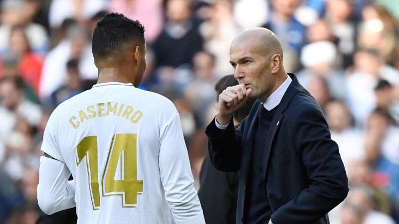 Tifozët e Realit falin Zidanin për eliminimin nga Championsi, Murinjo gati t’i bëjë nder francezit