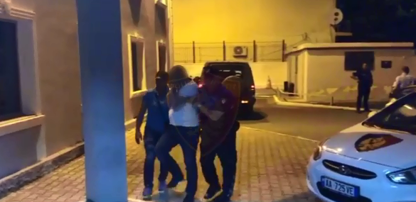 Arrestohet tutori, shfrytëzonte 18-vjeçaren dhe një të mitur si prostituta e shpërndarëse droge