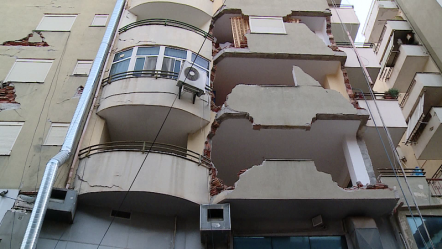 Tërmeti, dosja e parë në gjykatë/ Bashkoi dy apartamentet, i bëri furrë buke dhe parukeri në katin e parë të pallatit