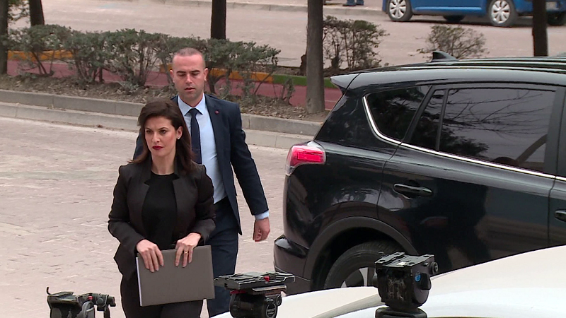 Vettingu i përmbaruesve/ Paditet ministrja Gjonaj: Po tejkalon kompetencat