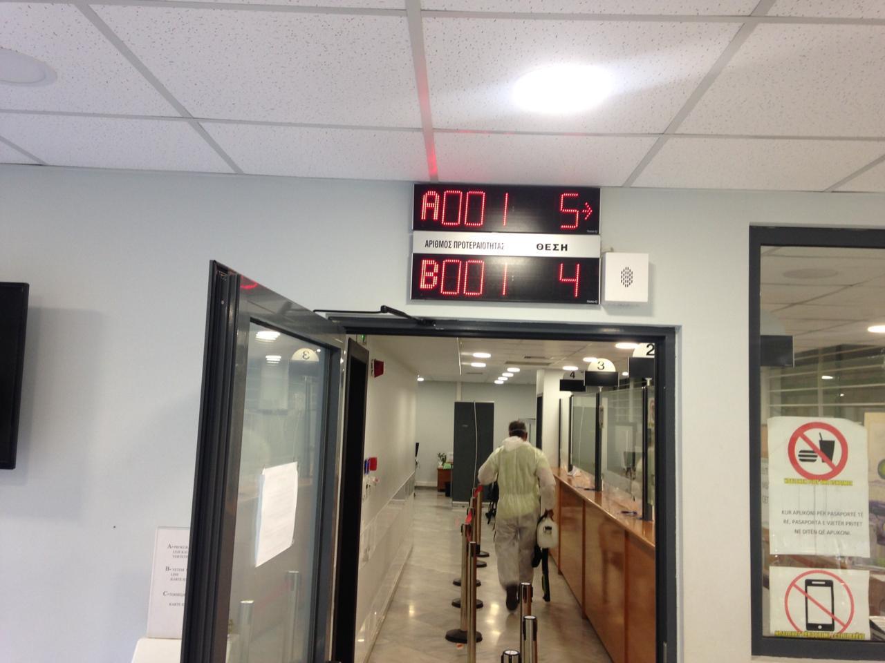 U mbyll pas rastit me COVID-19/ Njoftimi i ambasadës shqiptare në Athinë: Ja kur rinis puna