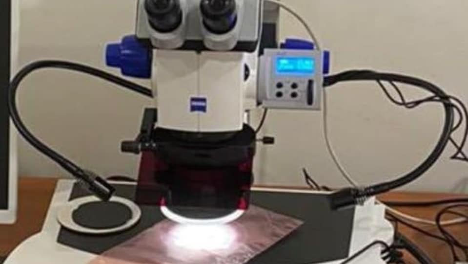 Gjermania i dhuron policisë shqiptare pajisje moderne për të ekzaminuar dokumentet e udhëtimit në Rinas