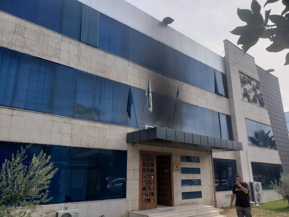 Zjarri në Bashkinë e Kamzës, reagon kryebashkiaku Suli: Ja nga se u shkaktua