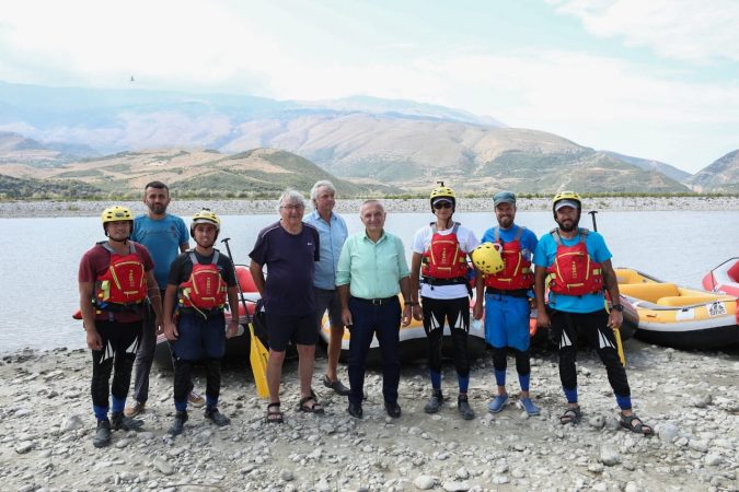 Meta i përgjigjet Ramës për Vjosën: Arroganca, korrupsioni dhe marrëzia nuk do mundet ta tjetërsojë