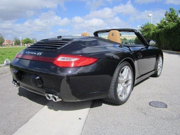 Shkrumbohet gjatë natës “Porsche”, pronari ishte në listën e OFL-së pak kohë më parë