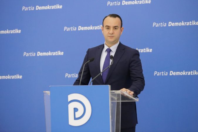 “Policia nën drejtimin e ish-Sigurimit të Shtetit”, PD nxjerr emrat: Rama si Enveri, i kthen policët në punëtorë partie