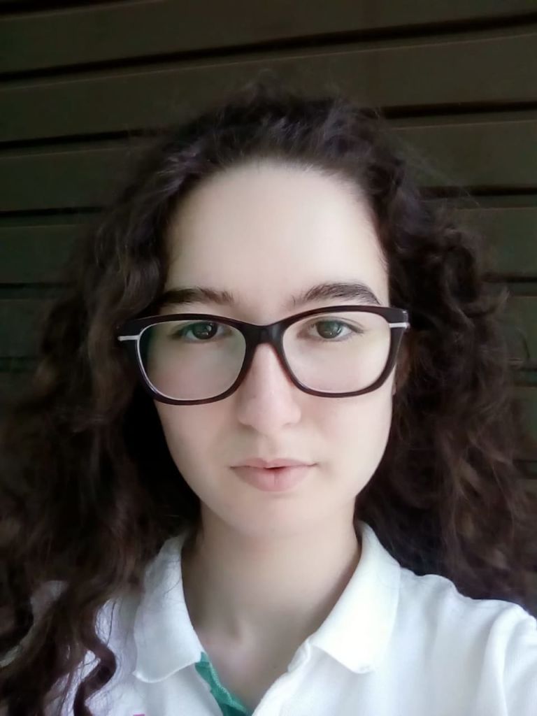 Maturantja shqiptare del e para në Universitetin e Athinës, thyen rekord pikësh