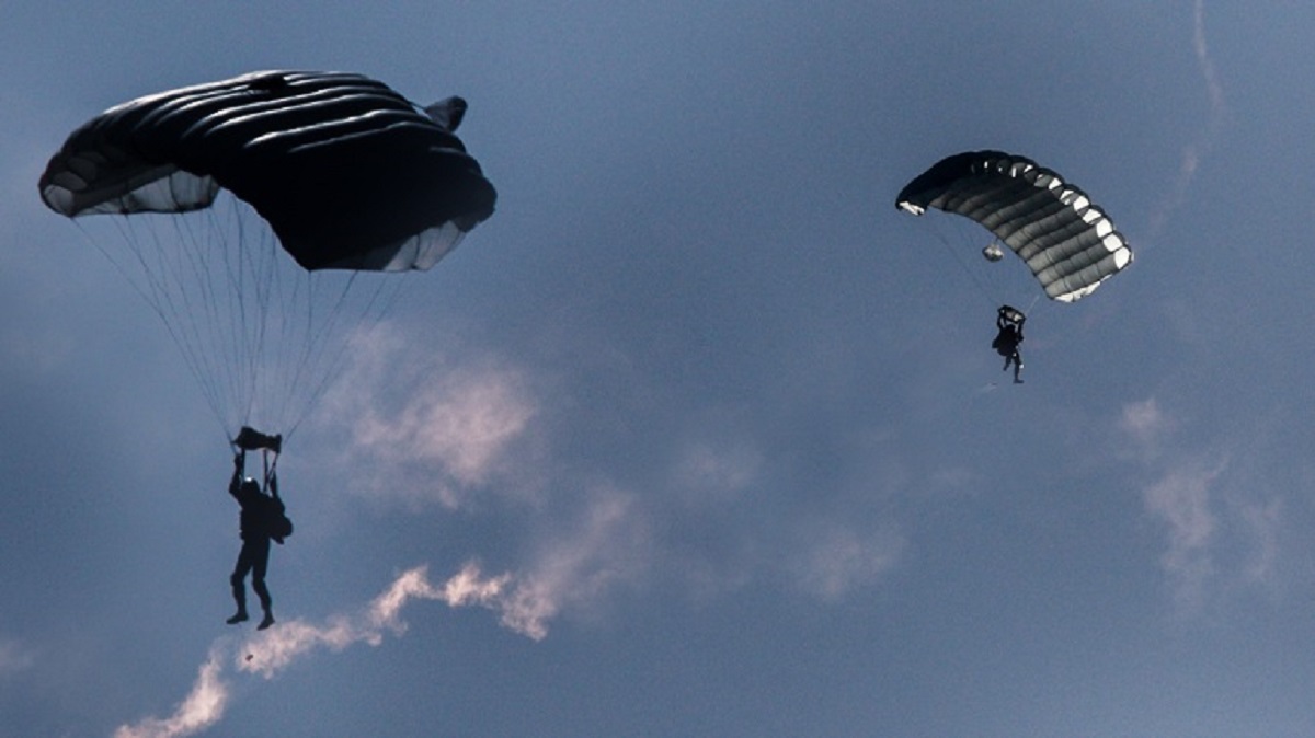 Hidhet nga avioni, humbet jetën parashutisti i ushtrisë greke