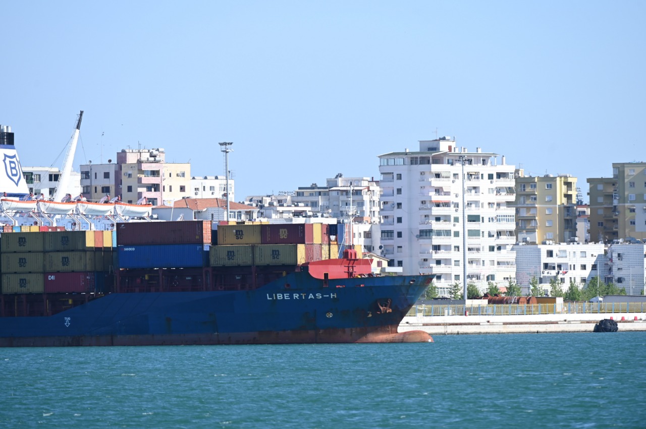 Në Portin e Durrësit përpunohen 2,5 milionë tonë mallra në 8 muaj