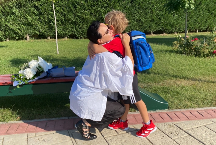 Arsim publik, arsim publik… por Rama vetë e çon Zahon në shkollë private