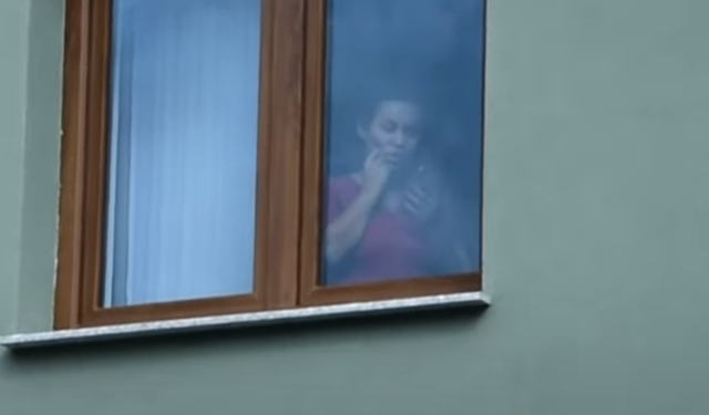 Brenda 4 mureve të shtëpisë, Fjolla Morina shfaqet duke vuajtur “dënimin”!