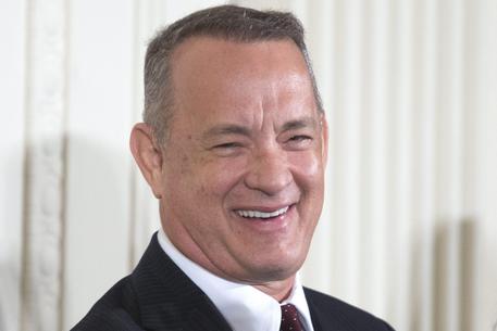Pas shërimit nga COVID-19, Tom Hanks i rikthehet filmit për Elvis Presley