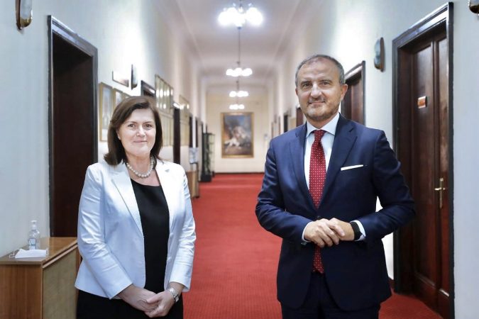 Soreca takon kryetaren e KED e GJK, Vitore Tushën: BE mbështet Shqipërinë për Reformën në Drejtësi