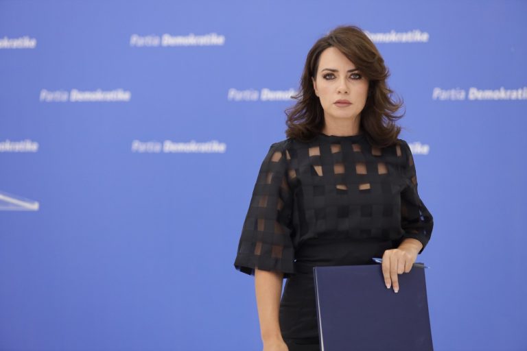 Rasti i Manjola dhe Alesio Cakonit/ Grida Duma: Rama i përdori për shfaqjen në mes të mortit