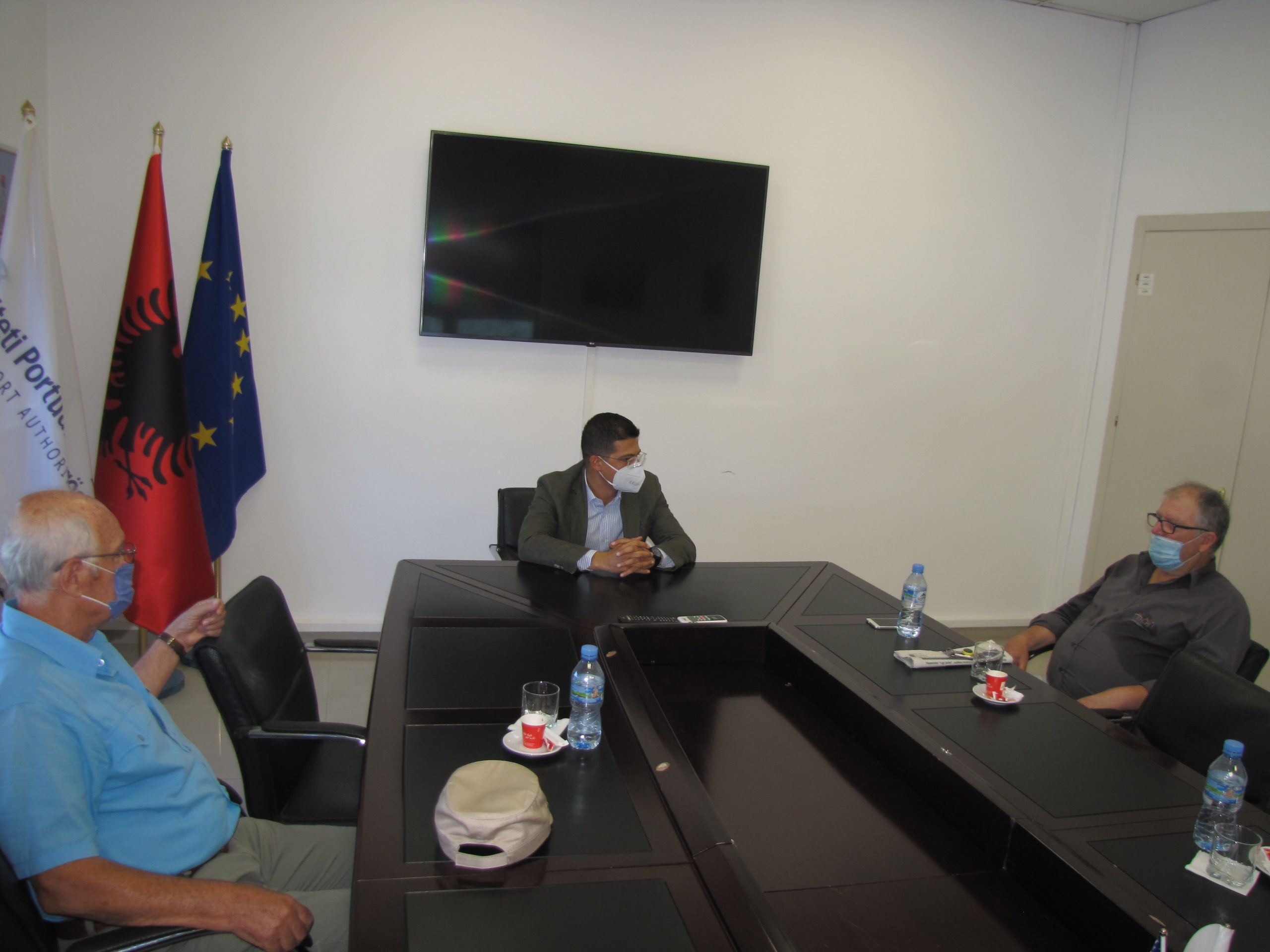 Drejtori i Autoritetit Portual Durrës takon drejtuesit e Shoqatës Detare Adrijon