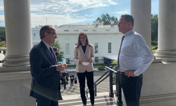 Dialogu Kosovë-Serbi/ Hoti e Vuçiç mbërrijnë në Shtëpinë e Bardhë