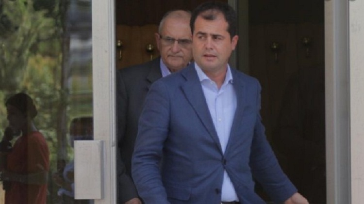 Porositë e fundit para Këshillit Politik, Bylykbashi dhe Vasili takim me Bashën