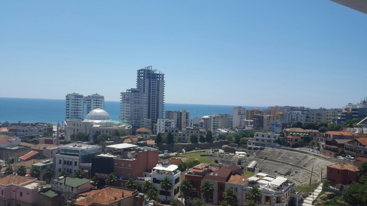 Studimi i BB: Ja sa % e popullsisë në Durrës jetojnë në banesa me rrezik të lartë