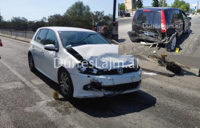 Përplasen dy makina në Durrës, nuk ka të lënduar (FOTO)