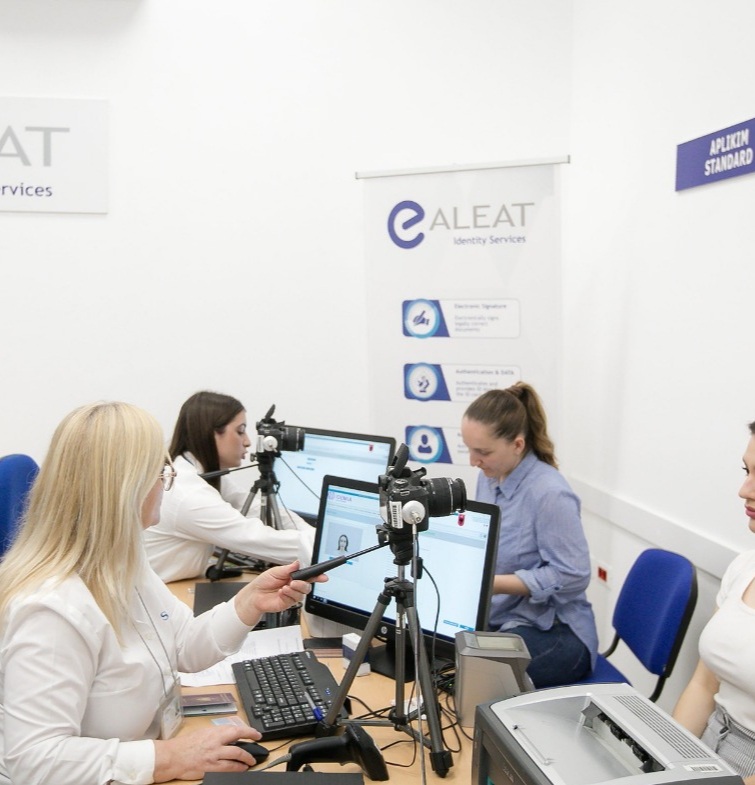 Hiqet formulari i policisë/ Riaplikimi për pasaporta me procedurë të thjeshtuar