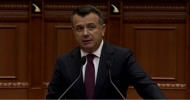 Ministri me mjet 150 mijë €, Balla-opozitës: Para se të drejtoni gishtin nga Lleshaj, mësoni nga vjen informacioni