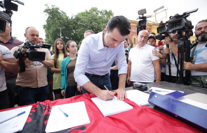 Basha: Do e rindërtojmë Teatrin Kombëtar siç ishte, aty ku ishte