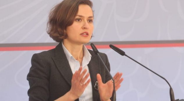 Nis viti i ri shkollor, ikën ministrja Besa Shahini, ja kush e zëvendëson