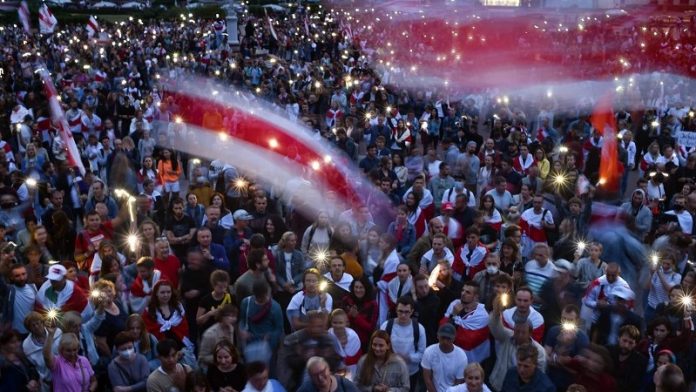 Protestë gjigante për të kërkuar dorëheqjen e Lukashenkos