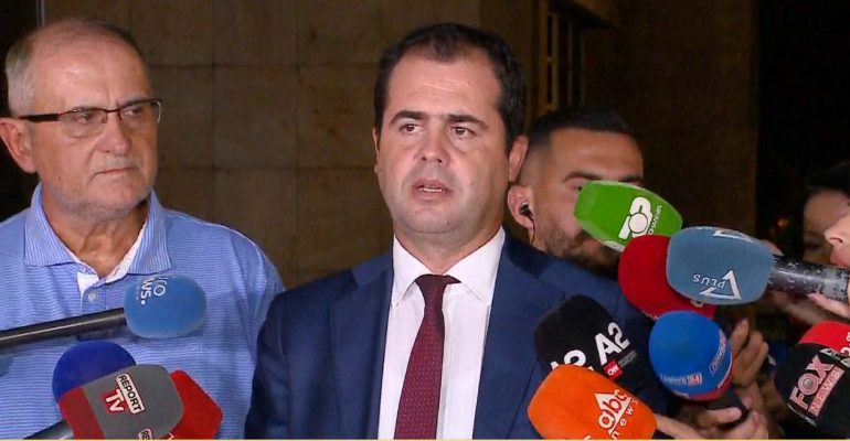 Bylykbashi zbulon dy kërkesat e opozitës pas mbledhjes së Këshillit Politik