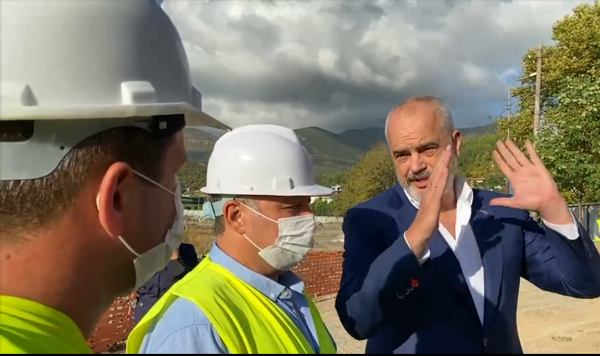 Rama inspekton lagjen e re të Rindërtimit në Laç: Projekt që përballon 9 ballë