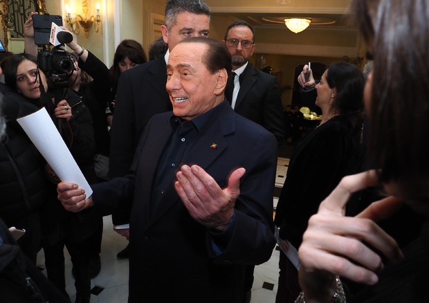 Pozitiv me koronavirus ish-kryeministri italian Silvio Berlusconi