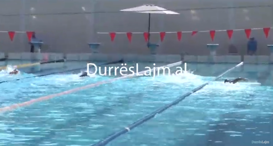 Nën masa të forta anti Covid zhvillohet në Durrës Kampionati Kombëtar i Notit (VIDEO)